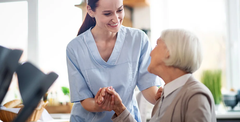 Opiekunka z seniorką